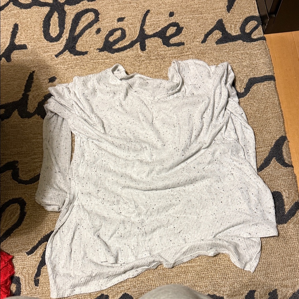 American Eagle Outfitters Speckled Gray Long Sleeve Tee